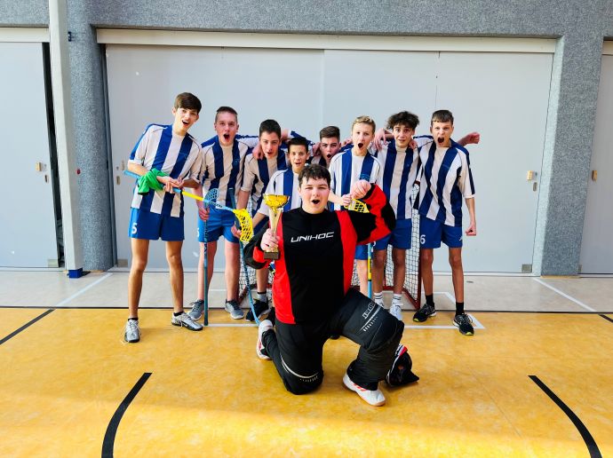 Vítězí ve florbalovém turnaji o putovní pohár města Hustopeče