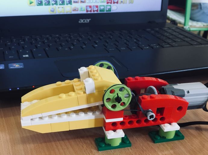 Lego education - Propojení Lega s programováním v hodinách pracovních činností v 5. B